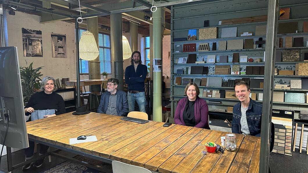 Bossche GroenLinksfractie aan tafel bij B uro Kade foto Yeliz Dogan