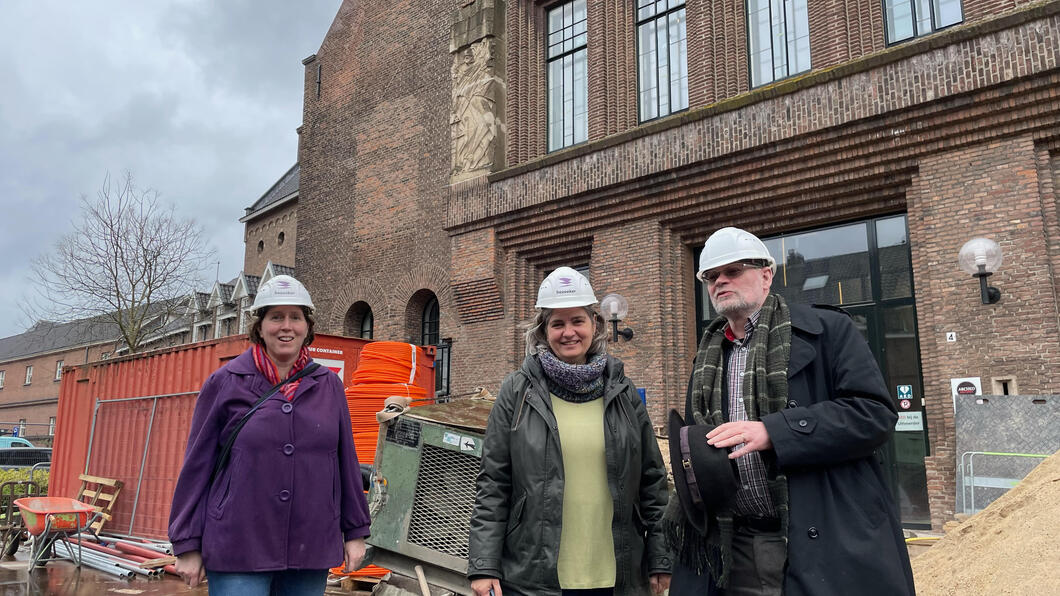 nicole huijbrechts, weis korver en antoon van rosmalen voor het Groot Tuighuis