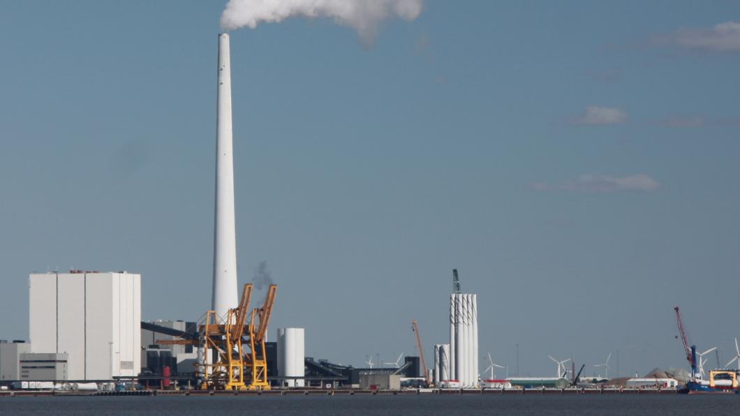 Cole power plant at Esbjerg harbour rgb stockfoto uitsnede.jpg