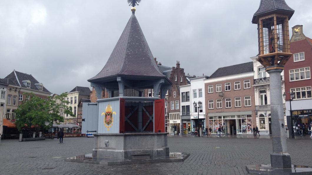 Het Puthuis op de Bossche Markt Het Puthuis op de Bossche Markt