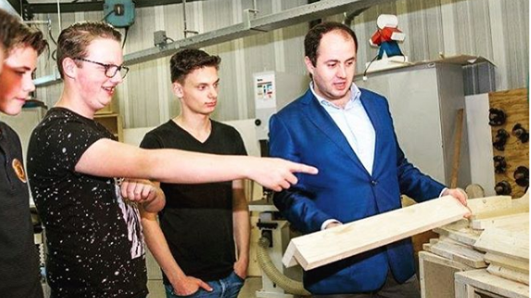 ufuk op de Bossche vakschool, project tafel september 2018.png