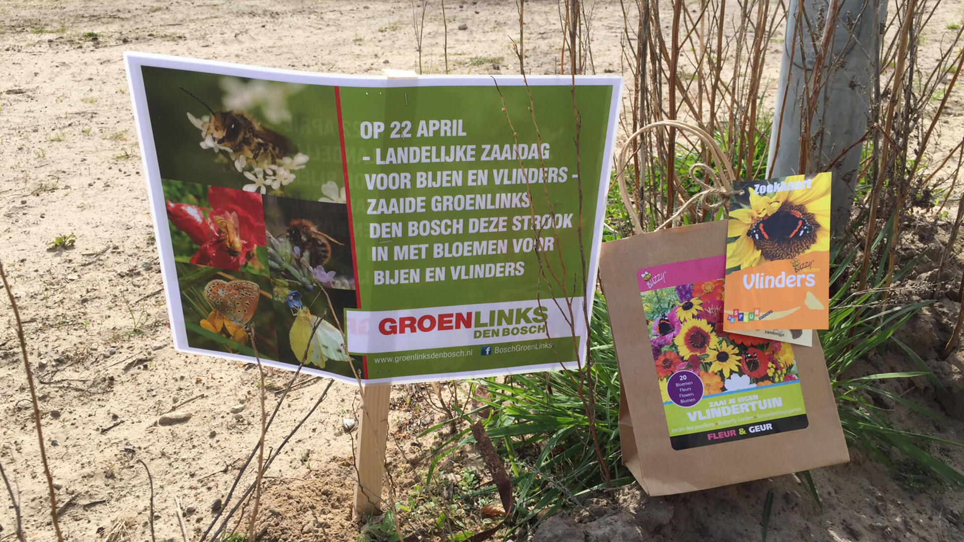 bordje en zakje vlindervriendelijk bloemzaad groenlinks zaait earthday 22 april 2016.jpg