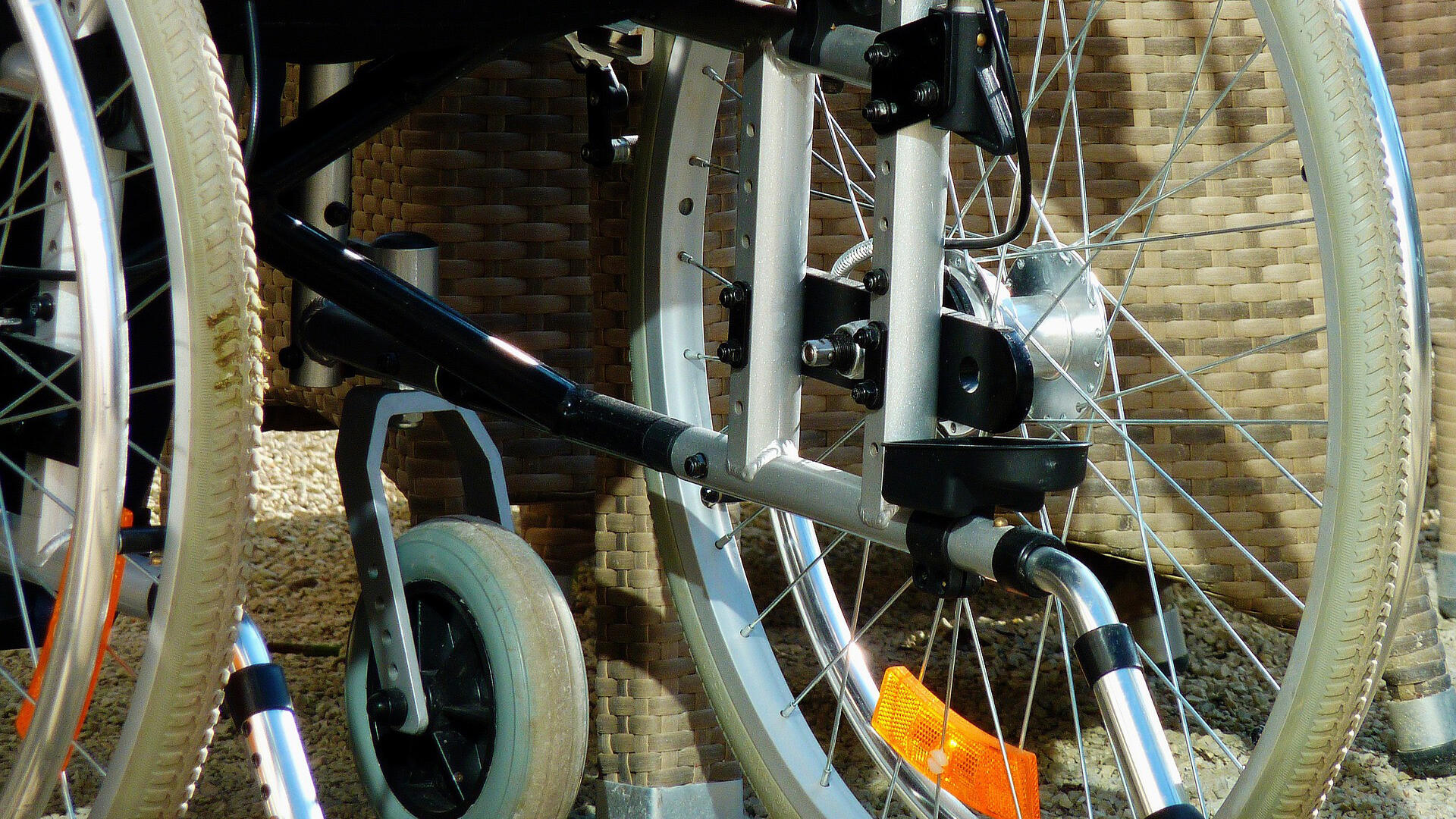 rolstoel free stockphoto pixabay disabled-1274655_1920.jpg