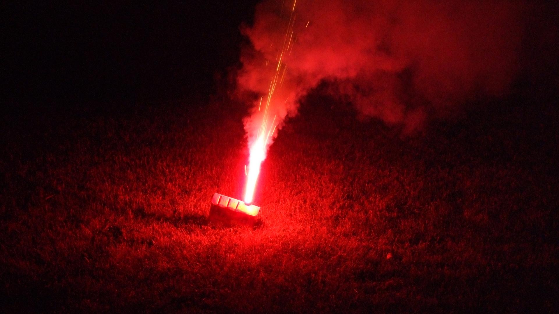 vuurwerk ontsteken rgbstockfoto.jpg